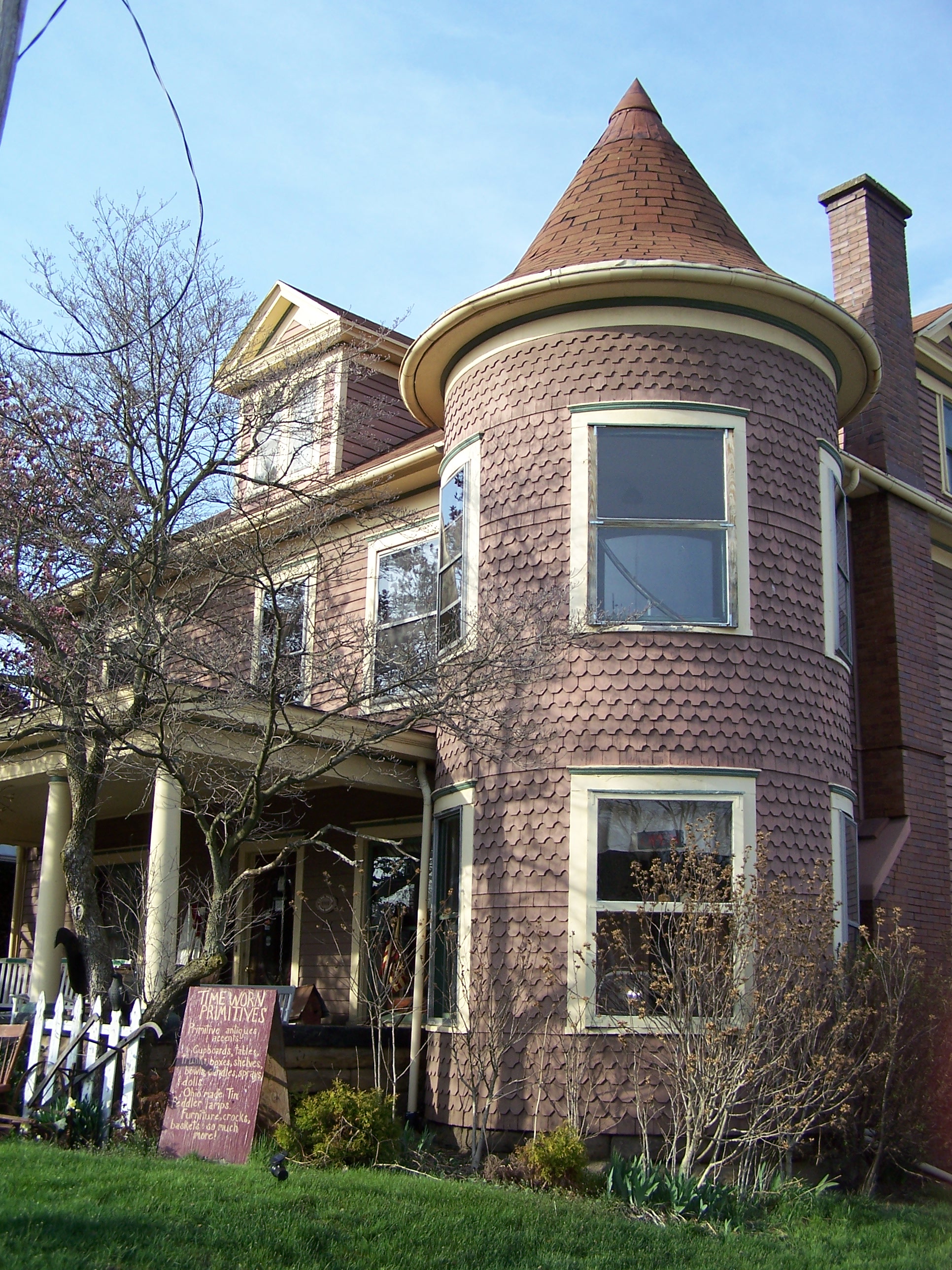 photo of the William Blank House with its turret